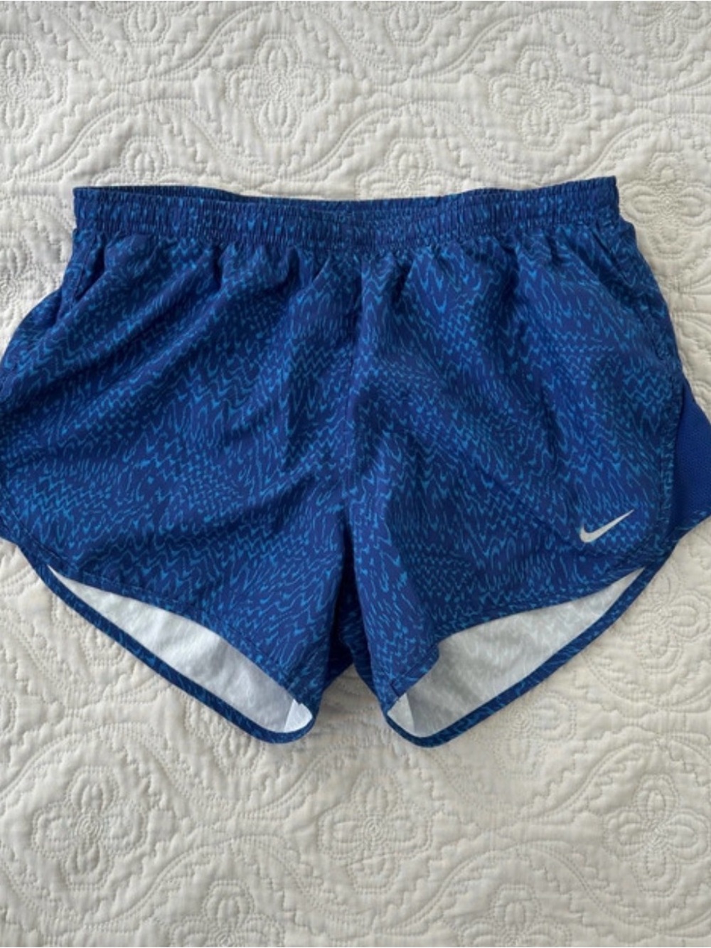Nike Women's Navy Patterned Athletic Shorts
